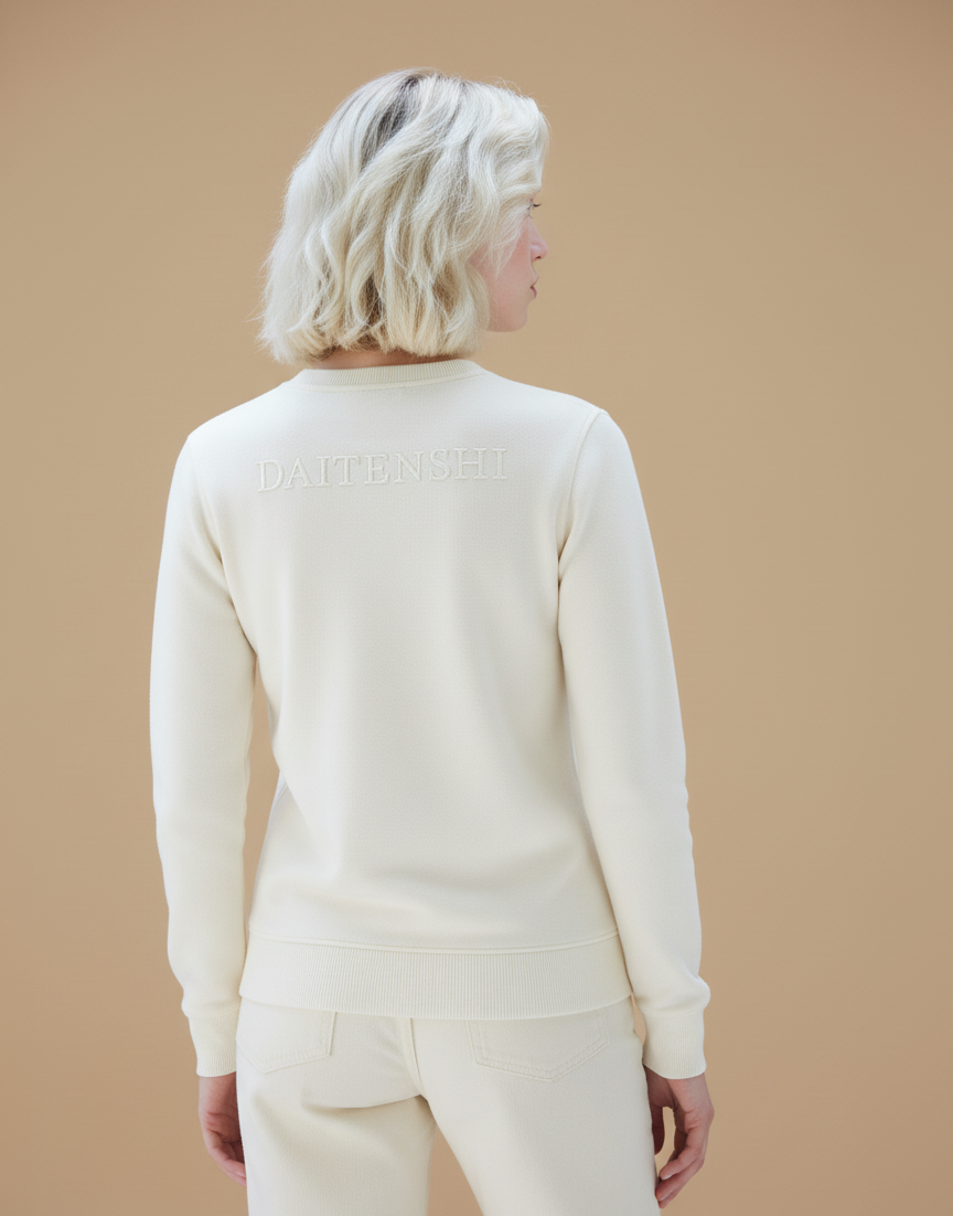 Pull molletonné crème avec logo et nom DAITENSHI brodé.